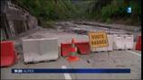 La route des Gorges de l'Arly (Savoie) détruite sur 300 mètres environ après une crue de la rivière